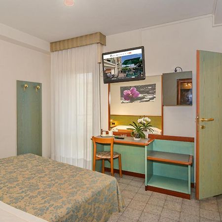 Hotel Paris Lido di Camaiore Ngoại thất bức ảnh