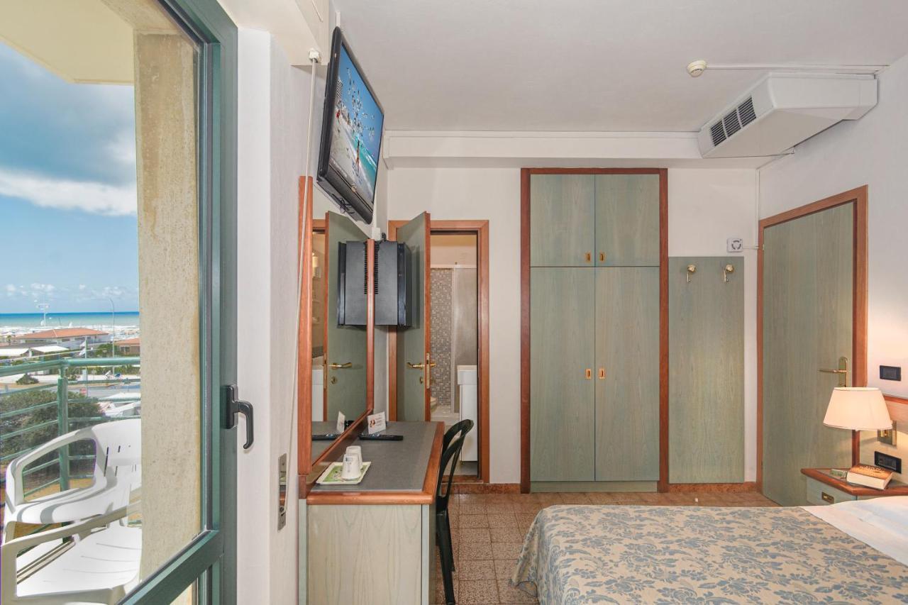 Hotel Paris Lido di Camaiore Ngoại thất bức ảnh