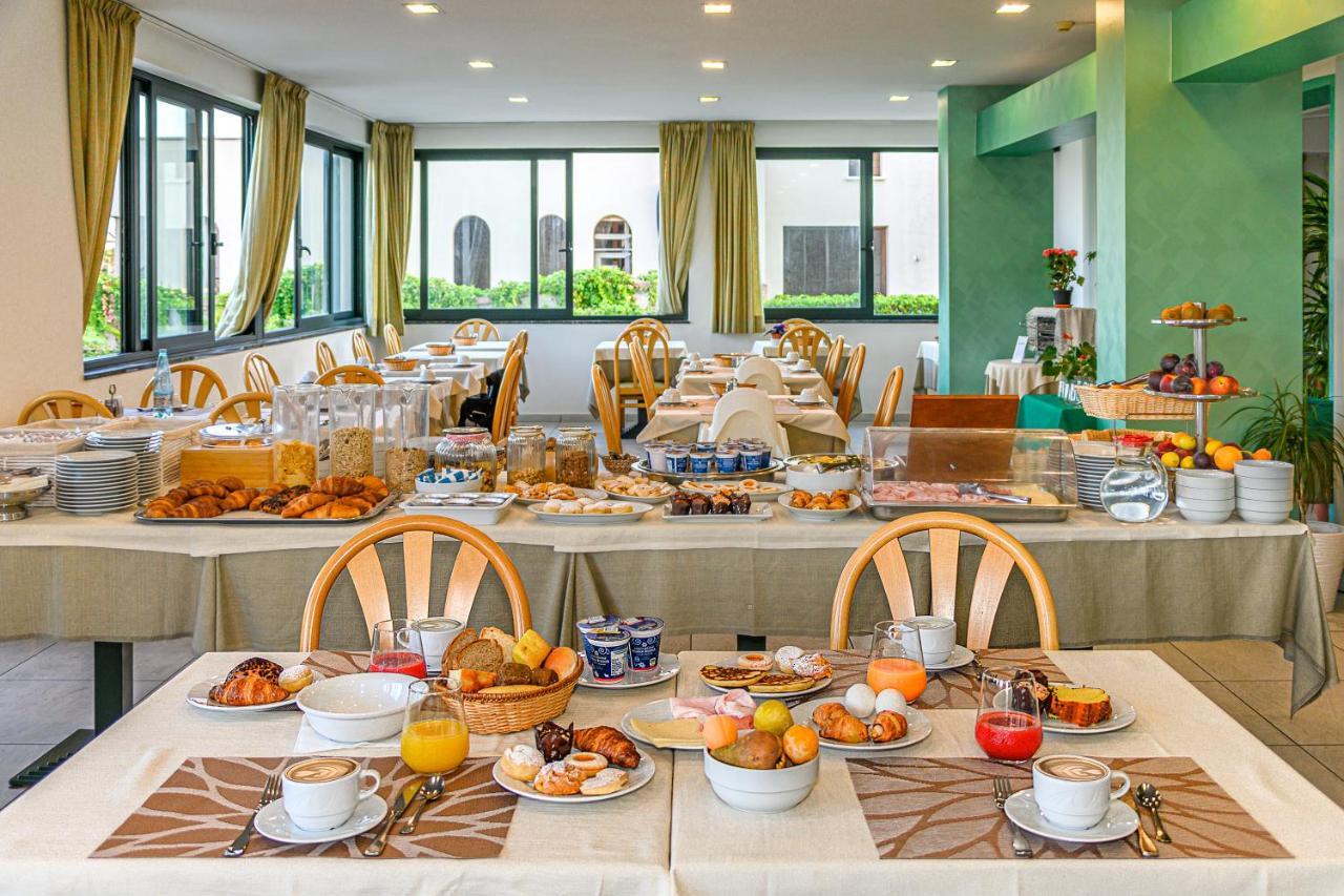 Hotel Paris Lido di Camaiore Ngoại thất bức ảnh