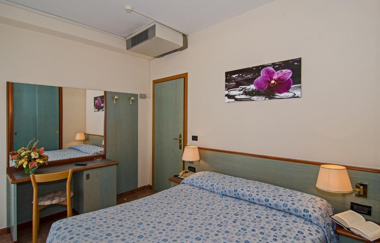 Hotel Paris Lido di Camaiore Ngoại thất bức ảnh