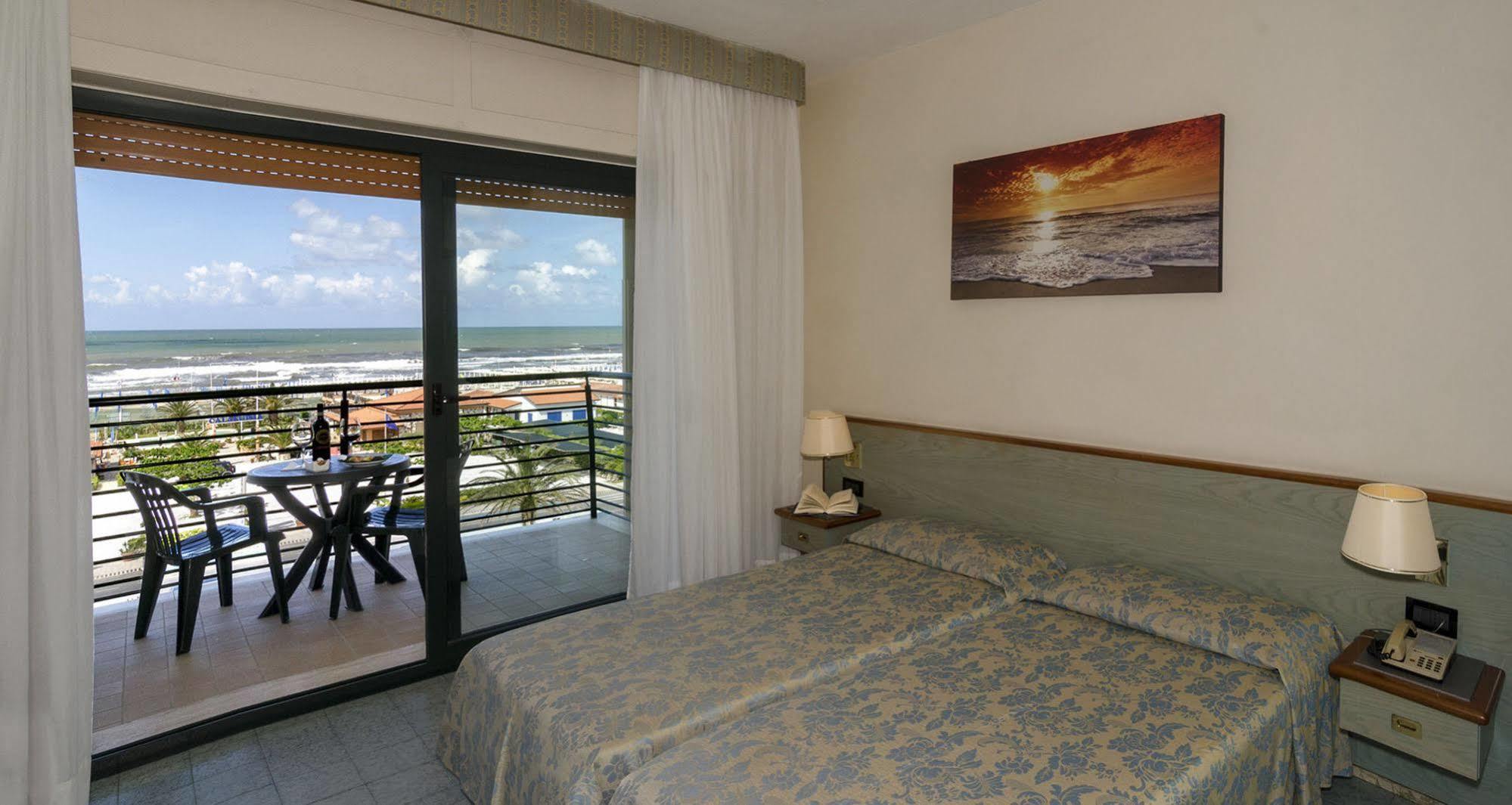Hotel Paris Lido di Camaiore Ngoại thất bức ảnh